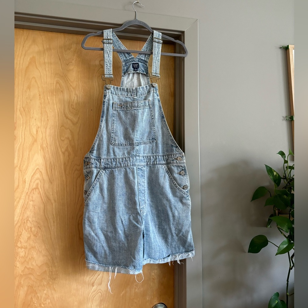 Gap M denim overall shorts